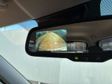 バック時にはルームミラーに、自車の真後ろの映像を映してくれますので楽々駐車が可能です(^_^)-☆