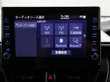 ディスプレイオーディオを装備。スマホとクルマをつなぐことで、これまでのナビに加えて、色々なサービスが楽しめます。