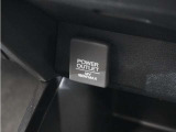 ◆アクセサリーソケット◆ドラレコの電源やスマートフォンの充電等に使用できる便利な電源ソケット!使いやすい場所に装備されています。