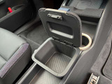 ★MINIには6個のエアバッグを標準装備。運転席/助手席エアバッグ、サイド・エアバッグ、ヘッド・エアバッグ。