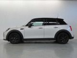 MINIオーナーのために設計されたオリジナルのMINI自動車保険がございます。車のことは全ておまかせください。