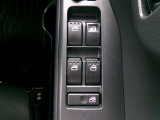運転席はオートタイプのパワーウィンドウです。車内の換気もスムーズです。