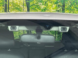 【アイサイトVer3】前方の車両等を検知し、衝突しそうな時は警報で注意を促し、ブレーキを踏む力をサポート。ブレーキを踏めなかった場合は衝突被害軽減ブレーキが作動、衝突回避をサポートします。