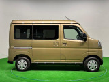 広々としたキャビンを実現したスクエアボディを採用。最小回転半径4.2mで狭い駐車場そして細道や曲道での走行もスムーズに行えます。