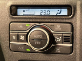 車内空調は&rdquo;AUTOエアコン&rdquo;にお任せ。運転に集中出来ますよ!
