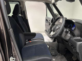 運転席、助手席への移動も楽にできます