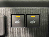 寒い日のドライブを快適にする運転席&助手席シートヒーターが付いてます。アクセサリーソケット(12V/120W)も装備されています。