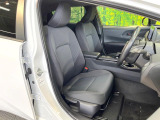 運転席シート廻りは使用感も少なく、良好な状態となっています。前オーナー様が丁寧に使っていたことがよくわかりますね。