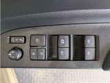 パワーウィンドウスイッチです。当たり前にないと不便な装備ですよね!
