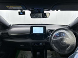 落ち着いたカラーの内装で、ゆったりと運転したい方に。