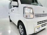 明るいライトが夜道を明るく照らしてくれます。 運転する上で、道路状況をいかに早く認識できるか重要なポイントです。 白色光が暗い道も明るく照らしてくれますよ。