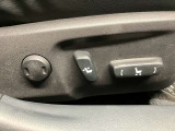 【パワーシート】電動でシートポジションの変更が可能です。手動式より細かくシート設定が可能ですのでより快適な姿勢でドライブを楽しんで頂けるでしょう。