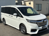 迫力ある大型メッキグリルとLEDヘッドライトで落ち着きのあるフロントマスクに!