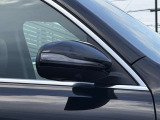 納車前整備は、メルセデスベンツ国際認定メカニックによる最新の検査ライン等の施設が充実した当社工場で入念に行います。メルセデス・ベンツの定める厳しい基準をクリアしたお車のみをご案内させて頂きます。