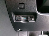 ETC車載器を装備しています。高速道路の料金所もストレスなく通行できます。すっきりとしたビルトインタイプですよ。