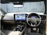 デザインもよく、居心地のよい運転席ですね。分かりやすいスイッチ類ですから操作もしやすく運転をサポートします。