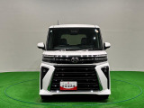 細部にメッキパーツの煌き。大人の感性に響く洗練さを身にまとったタントカスタムが入荷致しました。