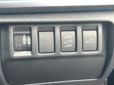 【パワーバックドア】スマートキーや運転席のボタンを押すだけでリアゲートが自動で開閉します!荷物を持っている時や、高い位置にあるバックドアを閉める際に便利な機能です♪