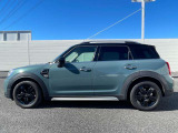 ご納車前には、MINIを熟知したメカニックによる100項目の点検・整備を行います。不具合箇所、交換時期に達している部品に関しましては、全て当社負担で交換してからのご納車となります。