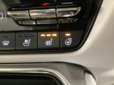 運転席、助手席には3段階で温度調節が可能なシートヒーターを装備しております。ステアリングヒーターはハンドルをじんわりと温めます♪寒い朝でも快適に運転できますよ♪