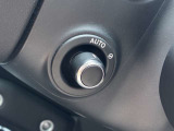 【電動ステアリングコラム】シートメモリーと合わせて使用すると複数人運転する場合は、お好きなポジションを記憶する事ができます。細かな調節も可能なため、ストレスなく運転が出来ます。
