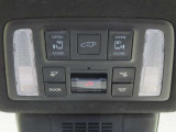 運転席からも操作できる両側パワースライドドア付きです。