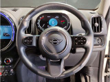 ミニ独特のゴーカートフィーリングと呼ばれる軽快なハンドリングはAT車、MT車のどちらでも楽しめます。