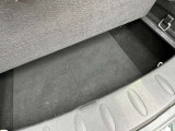 ミニクラブマン クーパーSの荷室の状態です。買い物や旅行など幅広い用途に活躍します。