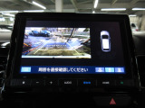 バックカメラの画像です。ガイドラインがスムースな車庫入れをサポートいたします。車庫入れの安心感がアップしますね。