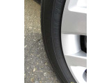 タイヤサイズは、155/65R14です。
