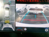 パノラミックビューモニター&バックモニター♪車両の前後左右に搭載した4つのカメラの映像を合成し、車を真上から見ているような映像を表示♪