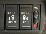 【両側パワースライドドア】スマートキーや運転席のスイッチで後席両側スライドドアの開閉が可能♪電動だから力を入れてドアを開ける必要が無く、小さなお子様でも簡単に開け閉めでき快適です♪