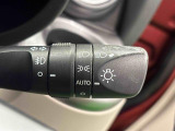 オートライト機能 周囲の明るさに応じて、ヘッドランプを自動的に点灯・消灯ができます。