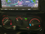 寒い冬も暑い夏も全席に快適な空調を届けてくれる、ダイヤル式エアコンを装備♪