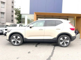 当店の認定中古車(VOLVO APPROVED CAR)はメーカー基準の車齢・走行に応じた内外装・機関の176項目もの項目に厳密な点検を実施。すべての基準を満たした自信を持ってお届けする中古車です。