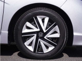 【ホイールキャップ】車に良く似合う純正ホイールキャップが装備されています。ノーマルタイヤ、スタッドレスタイヤもホンダカーズ総社にお任せください。