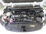 刷新されたエンジンは2.0L。従来型を上回る28.6km/L。システムMAX出力は従来型比1.6倍の196PSを実現しました