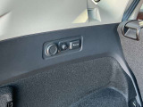 トランクルームには100VAC電源コンセントが装置、1500Wの大電力を供給いたします(アース付き)