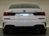 BMWのお車は、走行の安定性とコーナリングの良さを追求し、思い通りにハンドルの操作可能です。試乗車もご用意しておりますので、ぜひ&ldquo;駆け抜ける歓びをご体感ください!