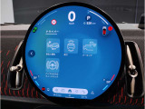 Apple CarPlay対応で、iPhoneのナビゲーションや音楽、通話などを車内ディスプレイから快適に操作。普段使い慣れたスマートフォンの機能を、ドライブでも便利に活用できます。