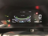 とっても見やすいメーターです。夜間時はラグジュアリーな気分にさせてくれる照明が魅力ですので、夜のドライブも楽しみになりますよ♪