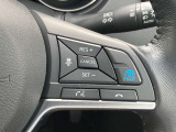 ステアリングのプロパイロットボタンで高速道路で運転のアシストをしてくれます。