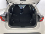 写真のように後部座席を倒せば、普段なかなか載せることのないような大きな荷物もしっかり積むことができそうですね。