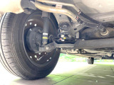 お車を安心してお乗りいただく為には、足回りの定期点検が欠かせません。サービスサポート(有償保証)では無料点検もご提供しており、安心のカーライフをお過ごしいただけるサポート体制が整っています。