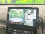 【パノラミックビューモニター】専用のカメラにより、上から見下ろしたような視点で360度クルマの周囲を確認することができます☆死角部分も確認しやすく、狭い場所での切り返しや駐車もスムーズに行えます。