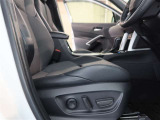 パワーシート搭載。微妙な調整が手軽にでき、ピッタリなポジションで運転することが可能です。