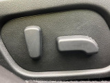 【パワーシート】スイッチ一つで簡単にシートの微調整が可能!電動だから力もいりません!快適なシートポジションにセットして、快適なドライブをお楽しみください。