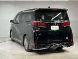 弊社の商品車両は横浜本牧にあります本部で隅々までチェックを行い、トヨタの厳しい商品基準をクリアした車両を展示しています。ご安心してお選びいただけます。