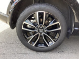 純正アルミホイールです。足元が引き立つので、車全体のイメージがアップしますよ!