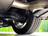 お車を安心してお乗りいただく為には、足回りの定期点検が欠かせません。サービスサポート(有償保証)では無料点検もご提供しており、安心のカーライフをお過ごしいただけるサポート体制が整っています。